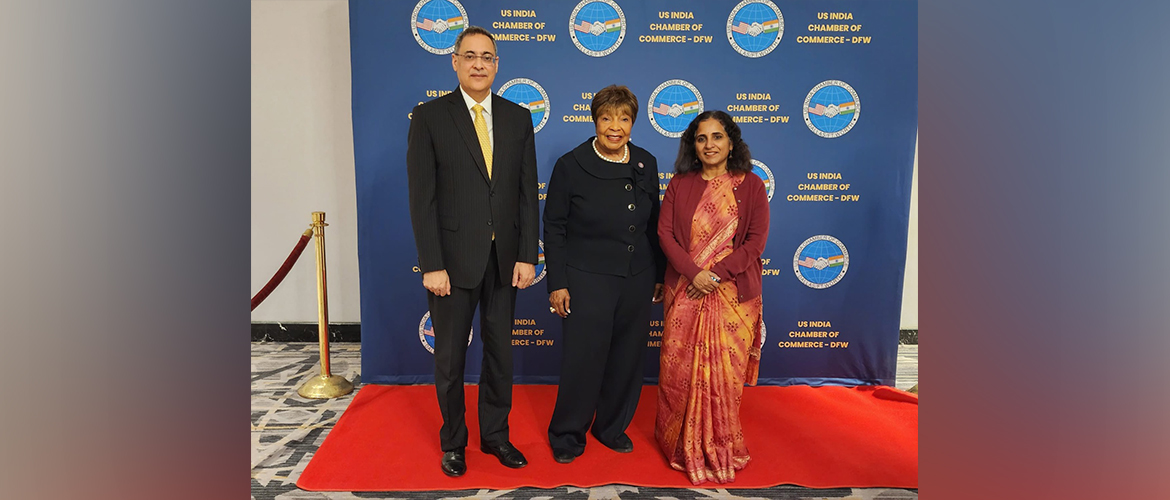  DCM ,Sripriya Ranganathan and CG met Congresswoman Eddie Bernice Johnson at the annual gala of USICOCDFW on December 01,2022